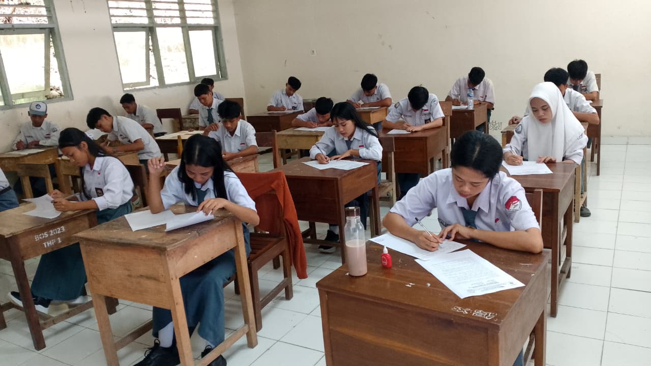 Hari Pertama Sumatif Akhir Semester,  Siswa Tertib dan Khidmat